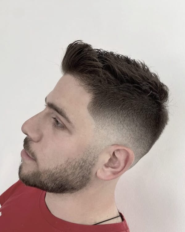 Κούρεμα με υφή και fade, στο προφίλ