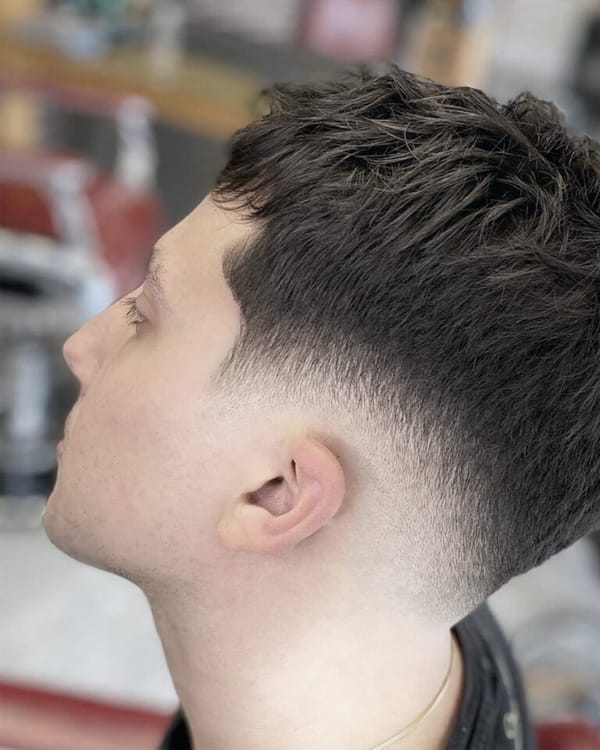 Crop με υφή και χαμηλό fade, στο προφίλ
