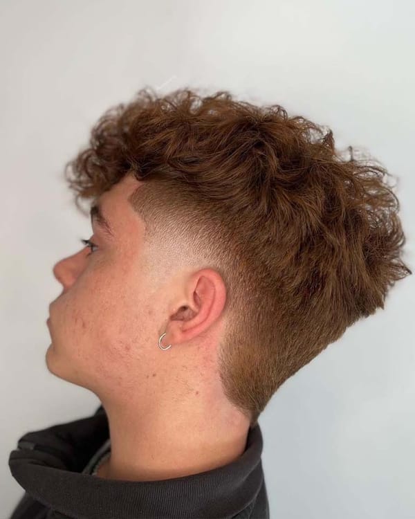 Χάλκινες μπούκλες με fade
